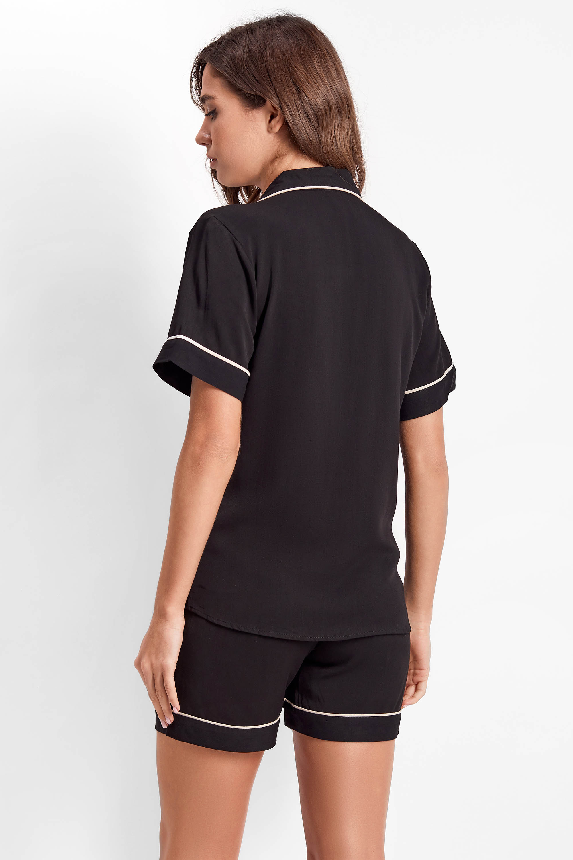 6211-5 Комплект женский (джемпер и шорты)